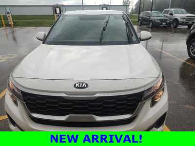 2021 Kia Seltos, $14990. Photo 2