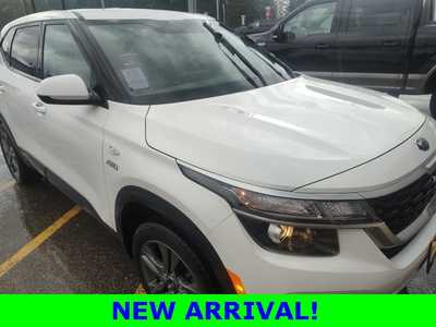 2021 Kia Seltos, $14990. Photo 3