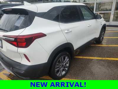 2021 Kia Seltos, $14990. Photo 5