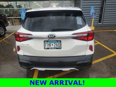 2021 Kia Seltos, $14990. Photo 6