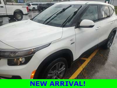 2021 Kia Seltos, $14990. Photo 1