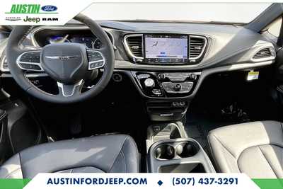 2025 Chrysler Pacifica, $40325. Photo 6