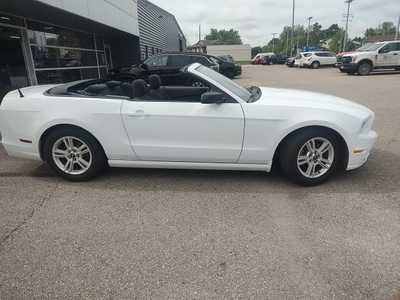 2014 Ford Mustang, $15990. Photo 4