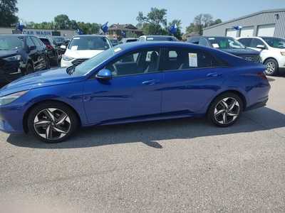 2023 Hyundai Elantra, $17290. Photo 2