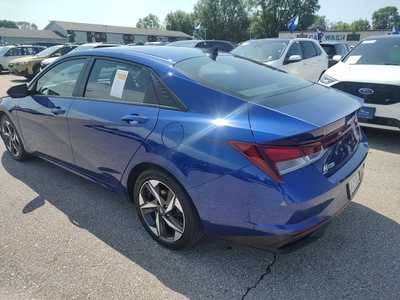 2023 Hyundai Elantra, $17290. Photo 3