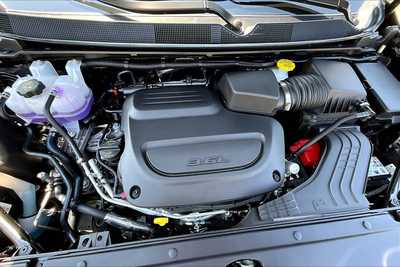 2025 Chrysler Pacifica, $43395. Photo 12
