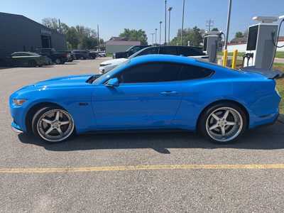 2017 Ford Mustang, $29990. Photo 9