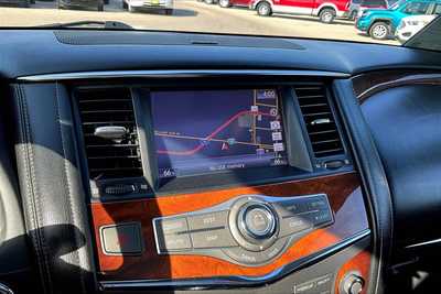 2015 Infiniti QX80, $9990. Photo 12