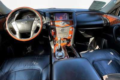 2015 Infiniti QX80, $9990. Photo 9
