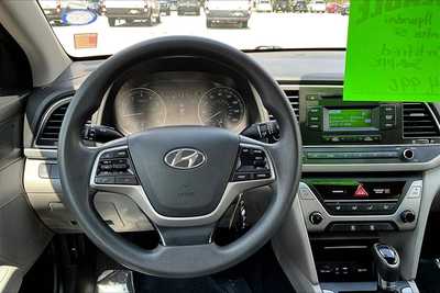 2017 Hyundai Elantra, $14980. Photo 10