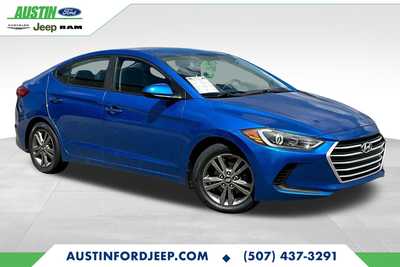 2017 Hyundai Elantra, $14980. Photo 3