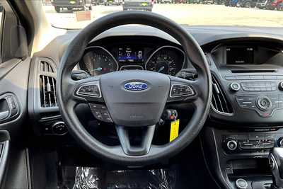 2015 Ford Focus, $6490. Photo 10