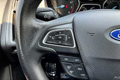 2015 Ford Focus, $6490. Photo 12