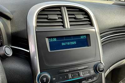 2015 Chevrolet Malibu, $11990. Photo 10