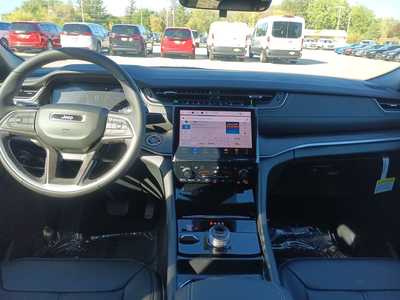 2025 Jeep Grand Cherokee, $44388. Photo 12