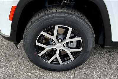 2025 Jeep Grand Cherokee L, $43666. Photo 11