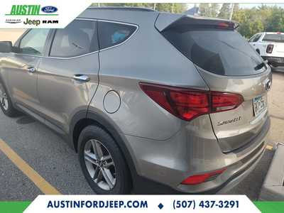 2018 Hyundai Santa Fe, $15980. Photo 3