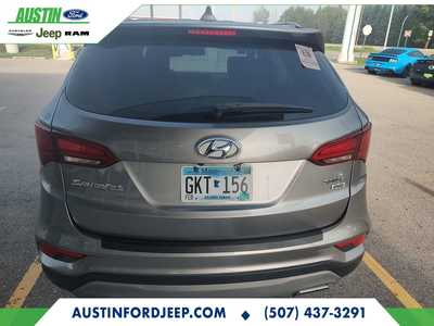 2018 Hyundai Santa Fe, $15980. Photo 4