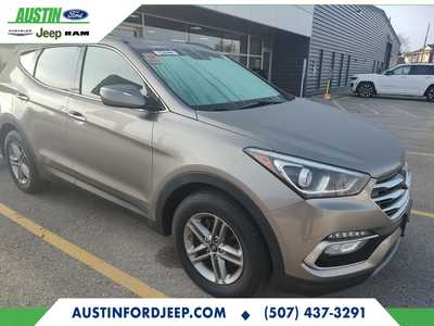 2018 Hyundai Santa Fe, $15980. Photo 9