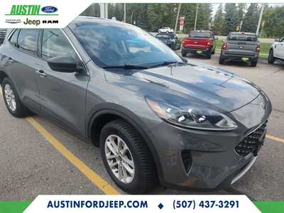 2022 Ford Escape, $18990. Photo 3