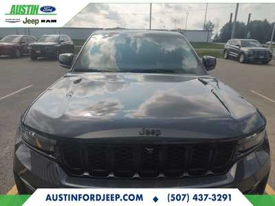 2023 Jeep Grand Cherokee, $34700. Photo 2