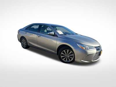 2015 Toyota Camry, $17980. Photo 8