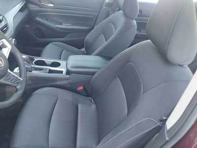 2024 Nissan Altima, $19990. Photo 9