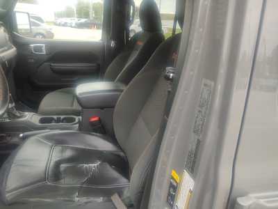 2021 Jeep Gladiator, $35720. Photo 9