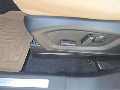 2022 Ford Explorer, $36980. Photo 12