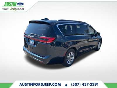2021 Chrysler Pacifica, $24490. Photo 4