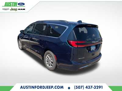 2021 Chrysler Pacifica, $24490. Photo 6