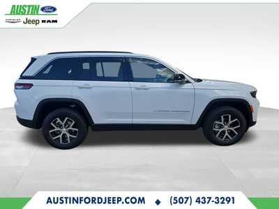 2025 Jeep Grand Cherokee, $41956. Photo 7
