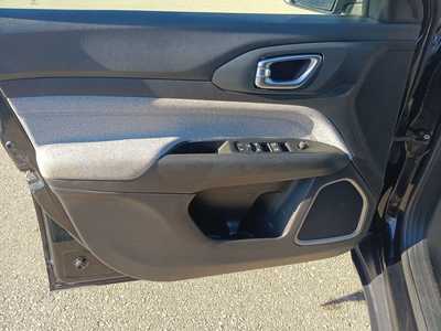 2022 Jeep Compass, $23750. Photo 11