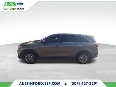 2019 Kia Sorento, $11980. Photo 2