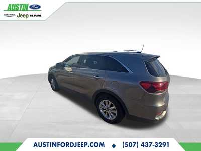 2019 Kia Sorento, $11980. Photo 3