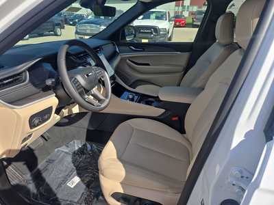2025 Jeep Grand Cherokee, $43852. Photo 10
