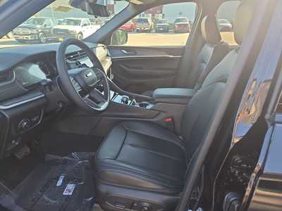 2025 Jeep Grand Cherokee, $49284. Photo 10