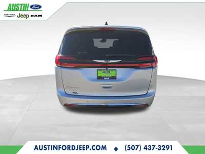 2026 Chrysler Pacifica, $45453. Photo 4