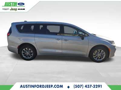 2026 Chrysler Pacifica, $45453. Photo 7