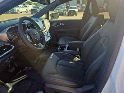 2026 Chrysler Pacifica, $45277. Photo 12