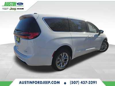 2026 Chrysler Pacifica, $45277. Photo 6