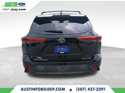 2021 Toyota Highlander, $29980. Photo 4