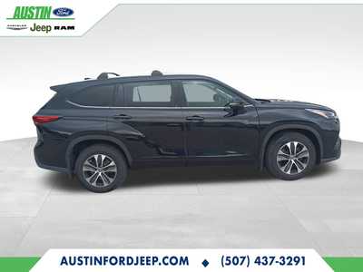 2021 Toyota Highlander, $29980. Photo 6