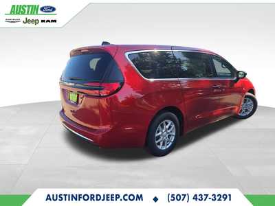 2026 Chrysler Pacifica, $42730. Photo 6