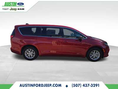 2026 Chrysler Pacifica, $42730. Photo 7