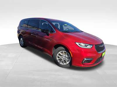 2026 Chrysler Pacifica, $42730. Photo 9
