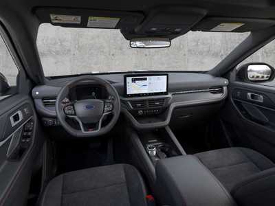 2025 Ford Explorer, $59120. Photo 9
