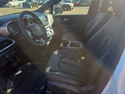 2026 Chrysler Pacifica, $44527. Photo 10