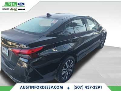 2021 Nissan Versa, $13990. Photo 5