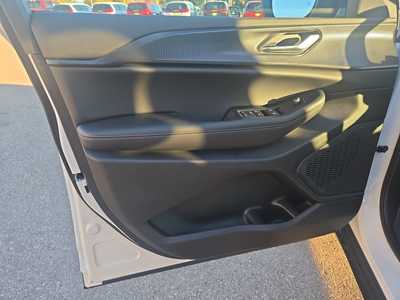 2025 Jeep Grand Cherokee, $41385. Photo 11